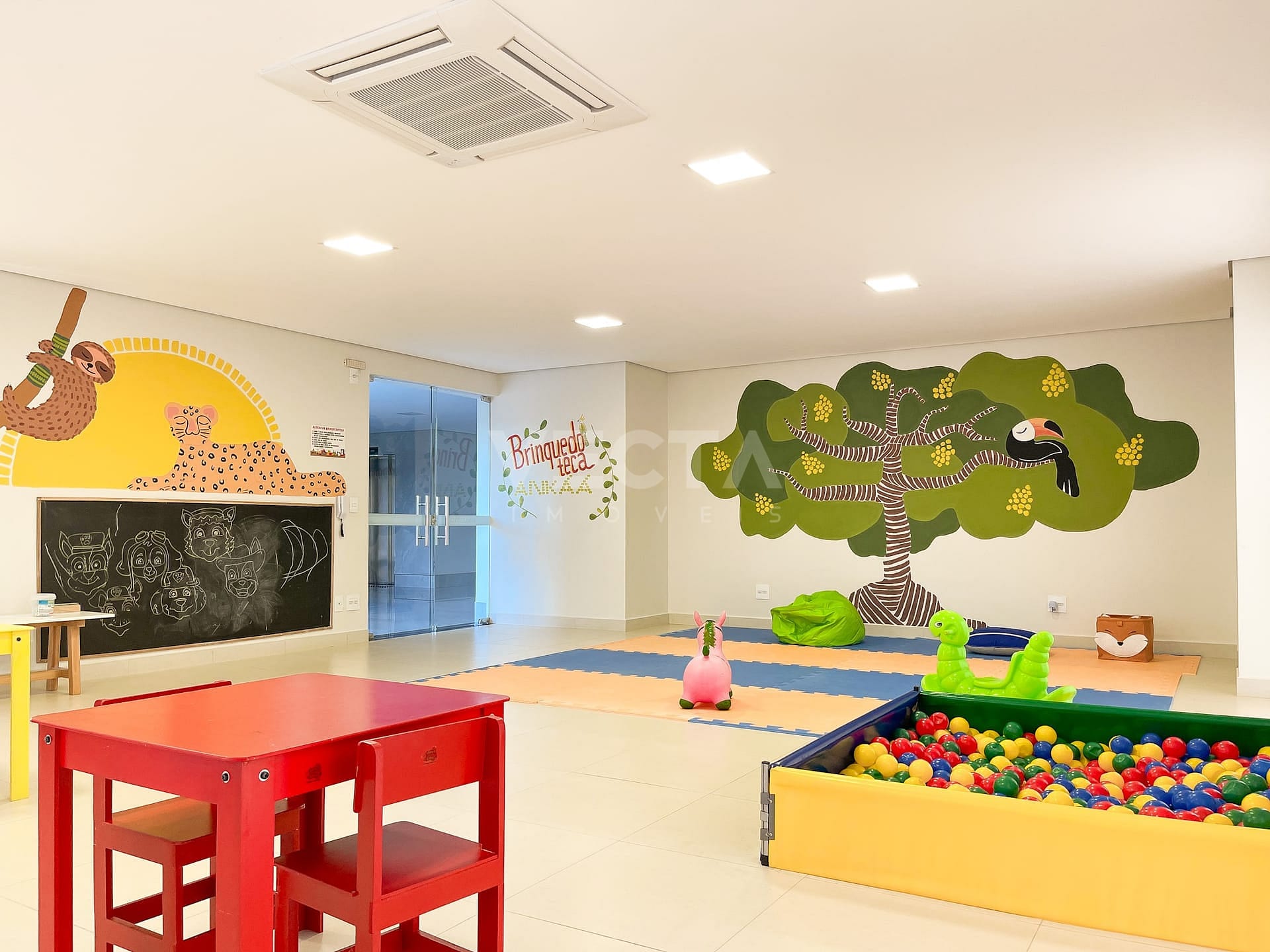 Apartamento à venda com 4 quartos, 238m² - Foto 36