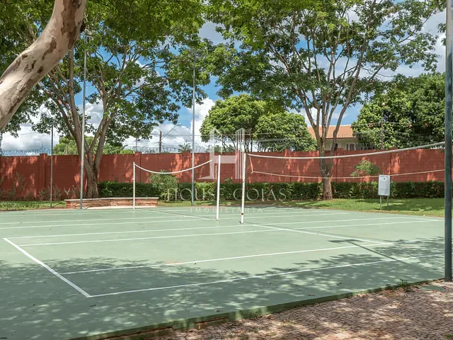 Sobrado com 504m² 4 quartos e 5 banheiros, à venda, no bairro Jardins Atenas em Goiânia