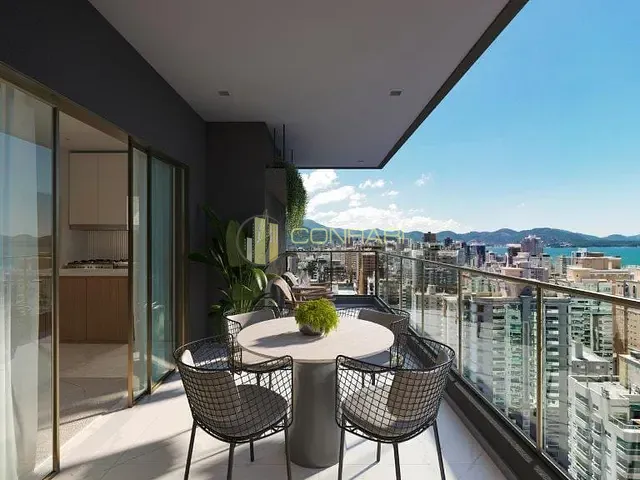 Apartamento com 158m² 3 quartos e 3 banheiros, à venda, no bairro Meia Praia em Itapema