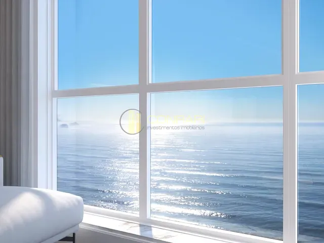 Apartamento com 230m² 4 quartos e 5 banheiros, à venda, no bairro Meia Praia em Itapema