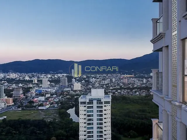 Apartamento com 150m² 3 quartos e 4 banheiros, à venda, no bairro Meia Praia em Itapema