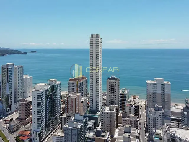 Apartamento com 245m² 4 quartos e 5 banheiros, à venda, no bairro Meia Praia em Itapema