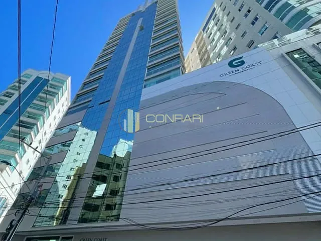 Apartamento com 215m² 4 quartos e 4 banheiros, à venda, no bairro Centro em Itapema