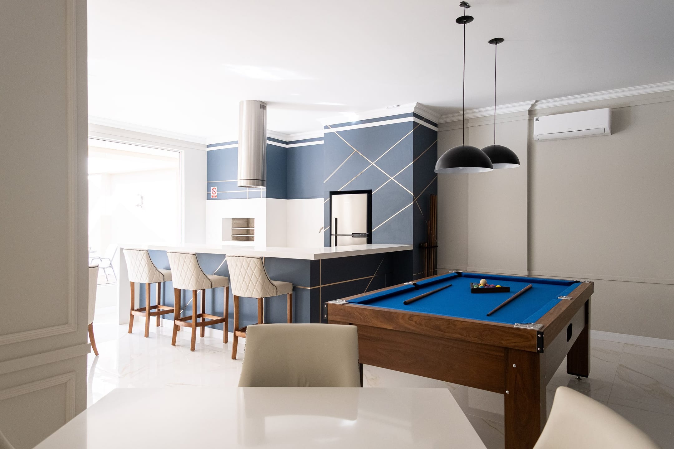 Apartamento à venda no Miguel Zabaleta, centro de Pelotas - 68m², 2 quartos (sendo 1 suíte), acabamentos de alto padrão e andar alto com sacada. - 14