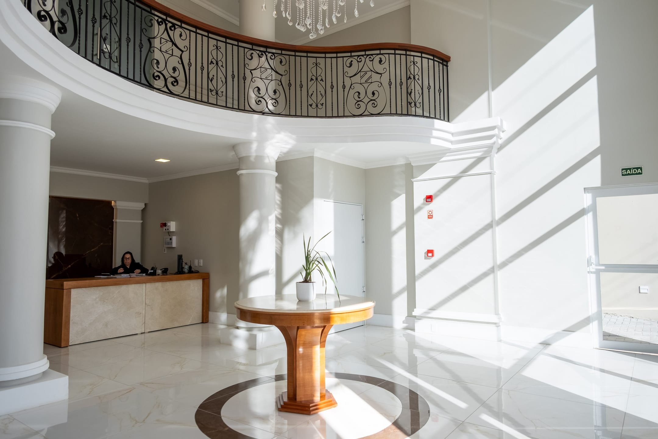 Apartamento à venda no Miguel Zabaleta, centro de Pelotas - 68m², 2 quartos (sendo 1 suíte), acabamentos de alto padrão e andar alto com sacada. - 28