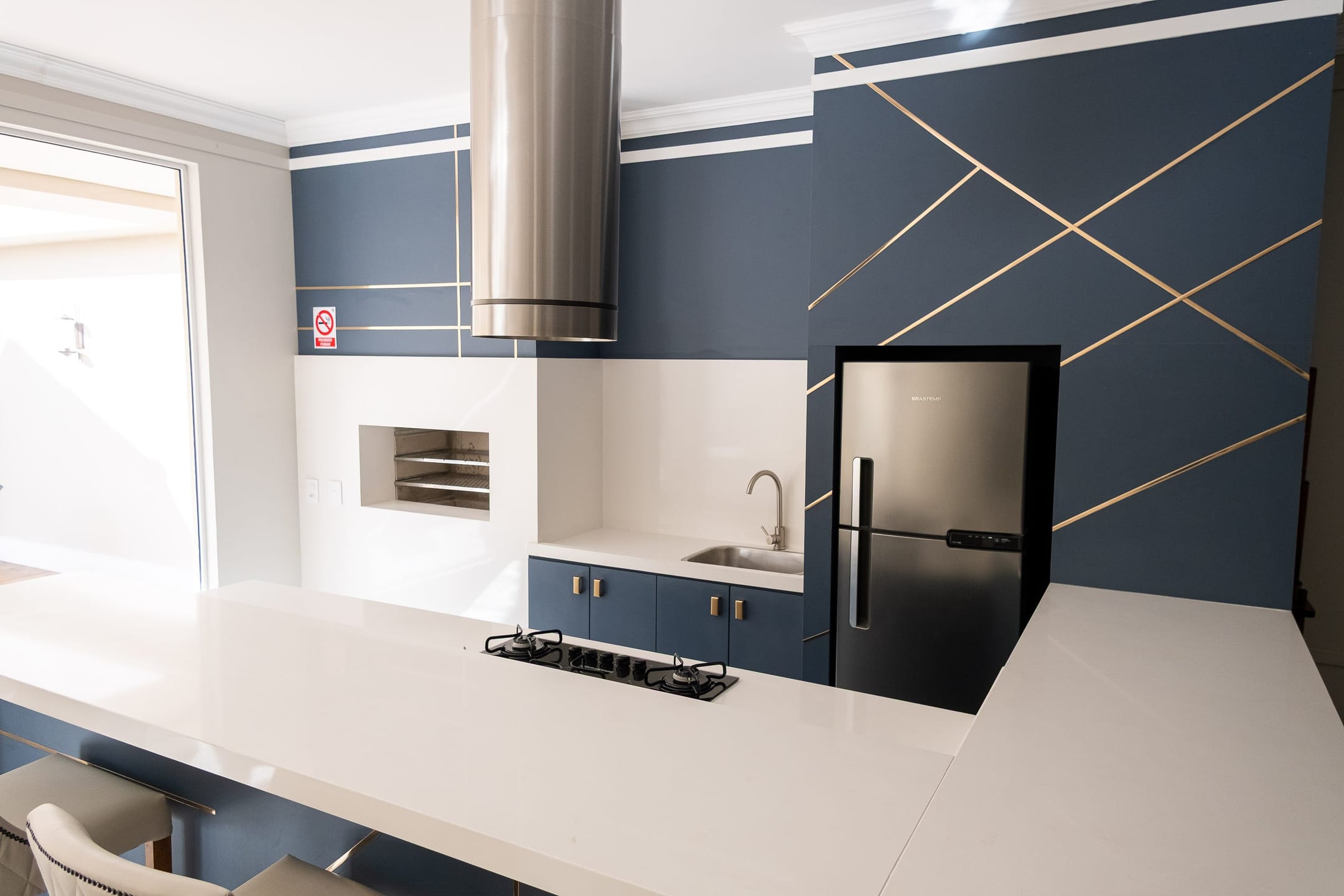 Apartamento à venda no Miguel Zabaleta, centro de Pelotas - 68m², 2 quartos (sendo 1 suíte), acabamentos de alto padrão e andar alto com sacada. - 15