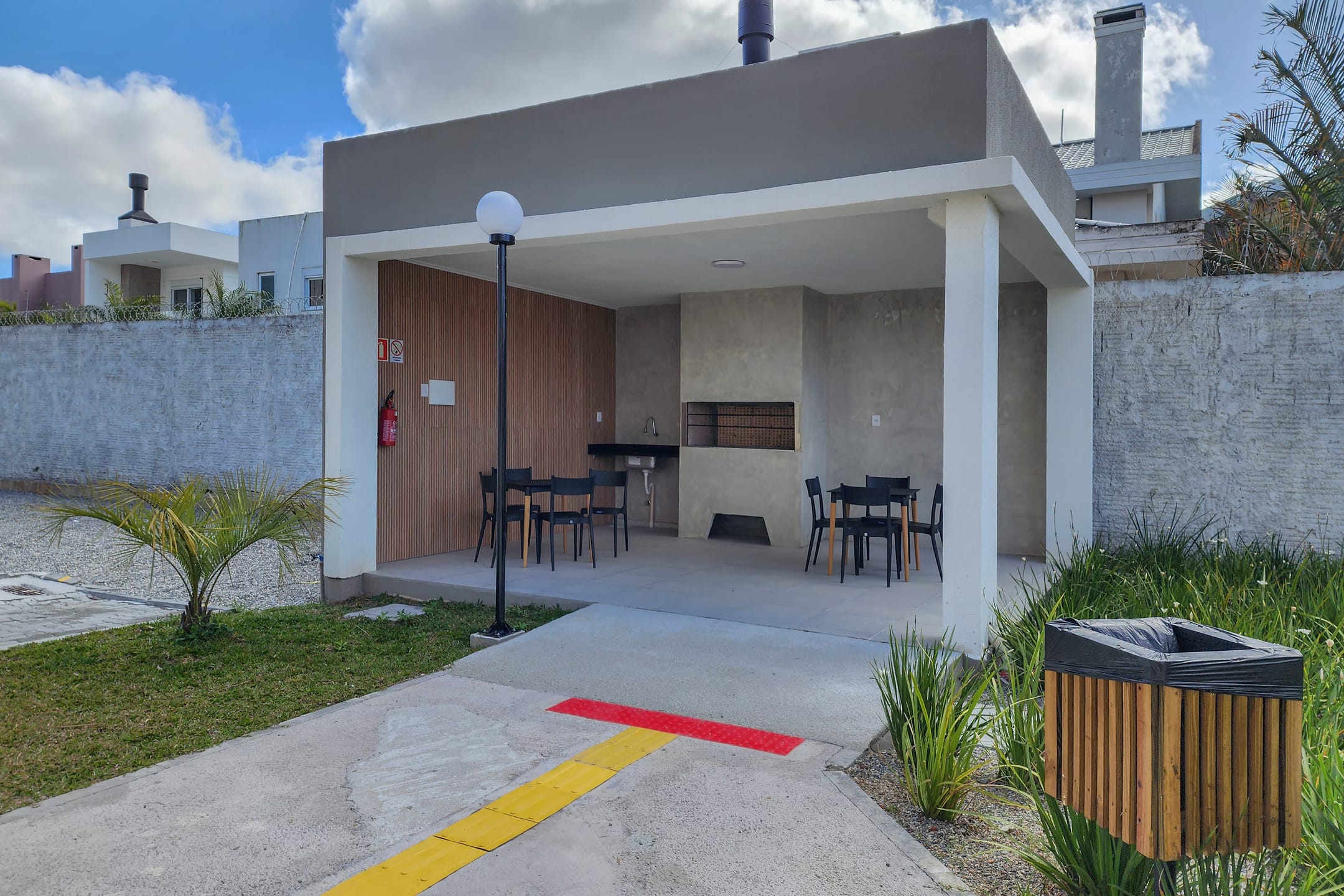 Apartamento de 2 Dormitórios para Aluguel no Centro de Pelotas RS com Excelente Localização, Conforto e Praticidade no Dia a Dia - 14