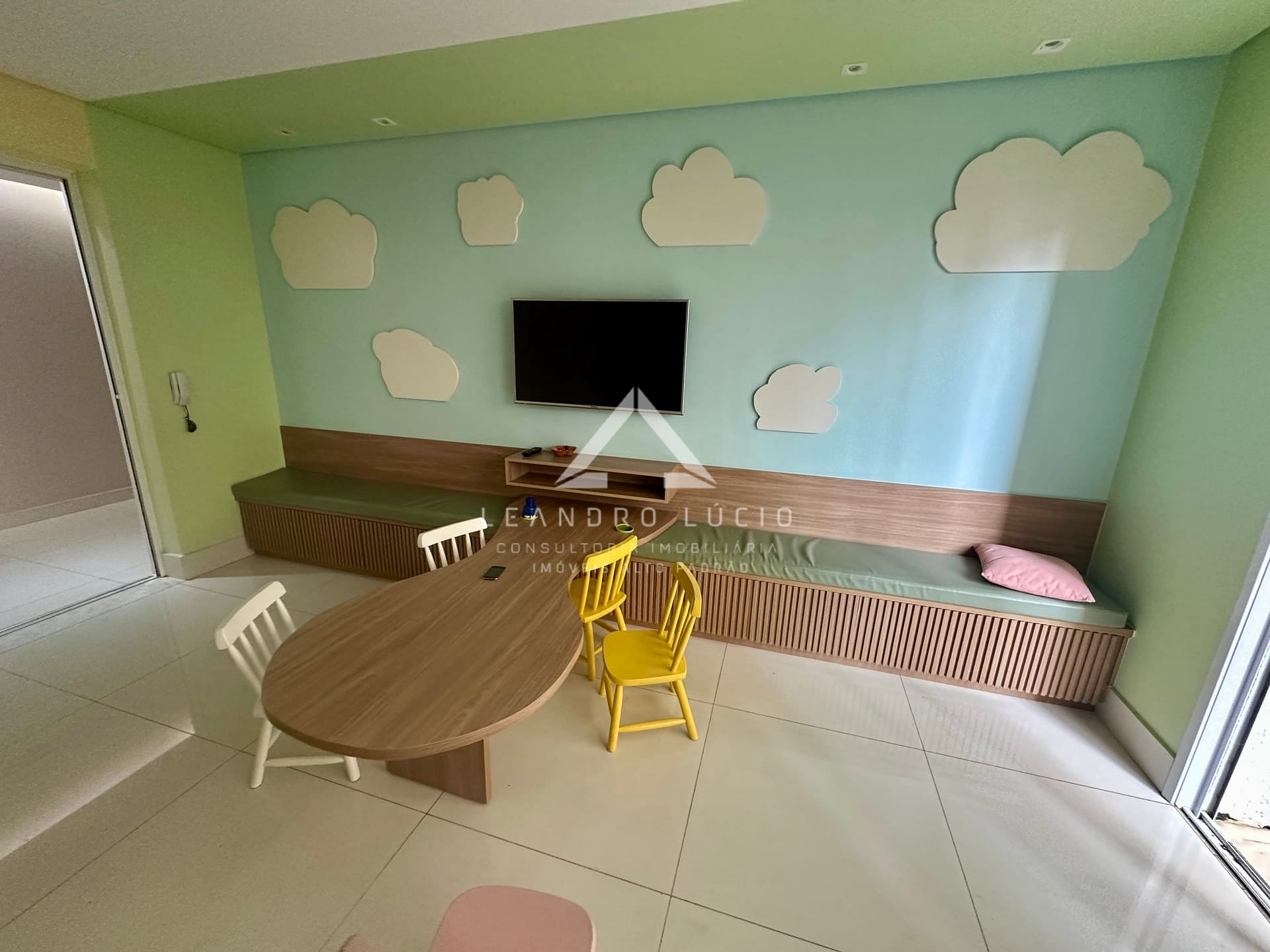 Apartamento à venda com 3 quartos, 179m² - Foto 32