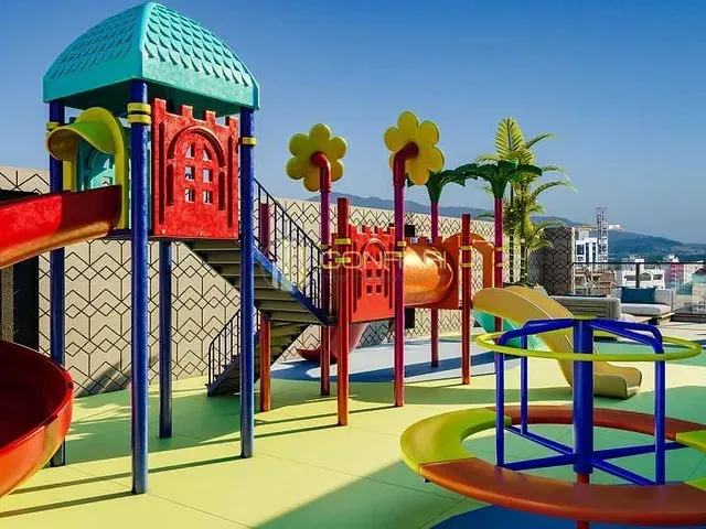 Apartamento com 281m² 4 quartos e 4 banheiros, à venda, no bairro Meia Praia em Itapema