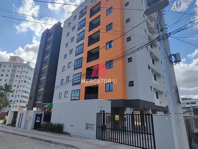 Apartamento 2 quartos e 2 banheiros, para alugar, no bairro Garcia em Blumenau