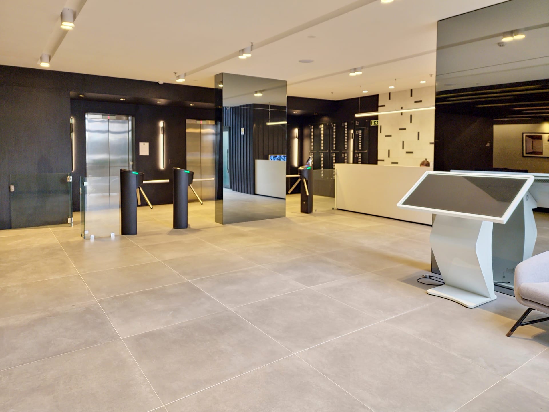 Sala comercial à venda no Ed. Vanguarda, Parque Una - 55 m², com sol da tarde e infraestrutura corporativa impecável. - 7