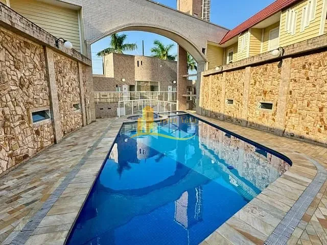 Casa 3 quartos e 4 banheiros, à venda, no bairro Mirim em Praia Grande