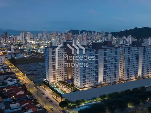 Apartamento 2 quartos e 2 banheiros, à venda, no bairro Cordeiros em Itajaí