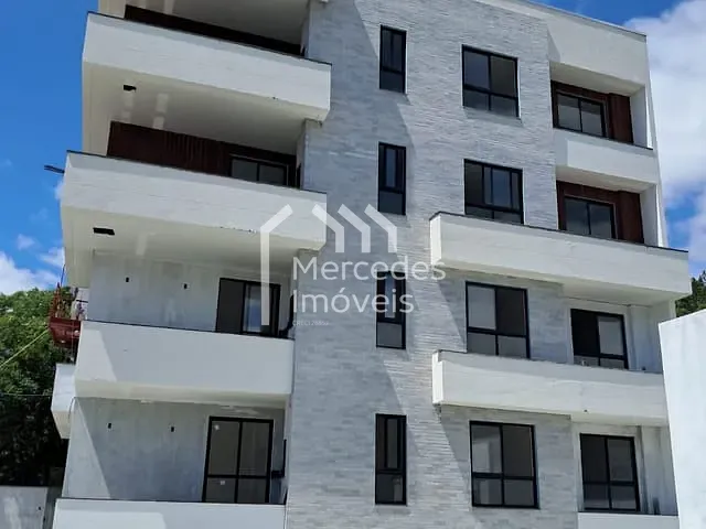 Apartamento com 76m² 2 quartos e 2 banheiros, à venda, no bairro Meia Praia em Navegantes