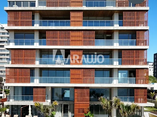 Cobertura / Penthouse com 567m² 4 quartos e 8 banheiros, à venda, no bairro Praia Brava em Itajaí