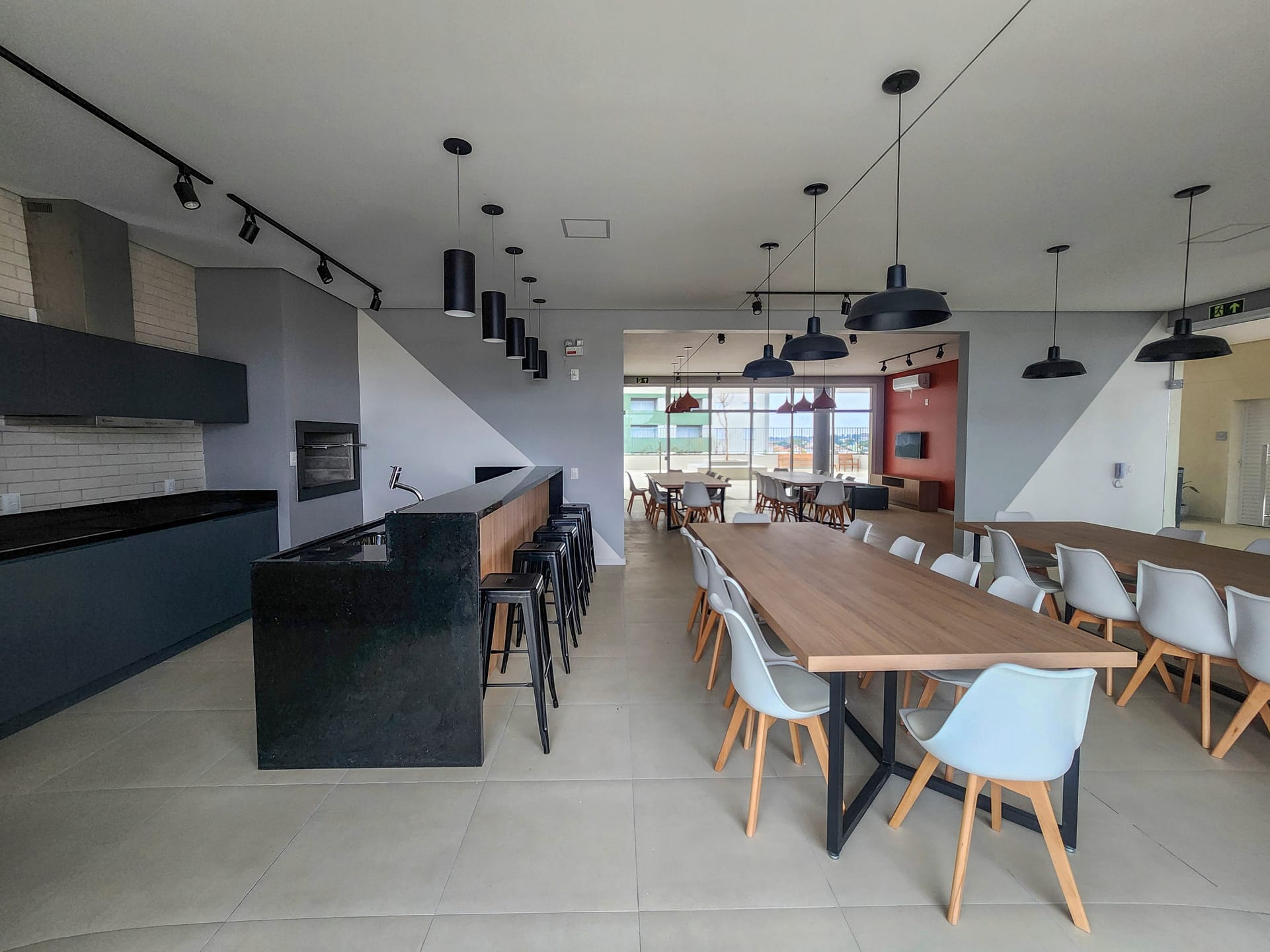 Apartamento à venda no Smart Urban Club, Areal - com 62 m², 2 quartos (sendo 1 suíte), andar alto com sacada e churrasqueira, - 13
