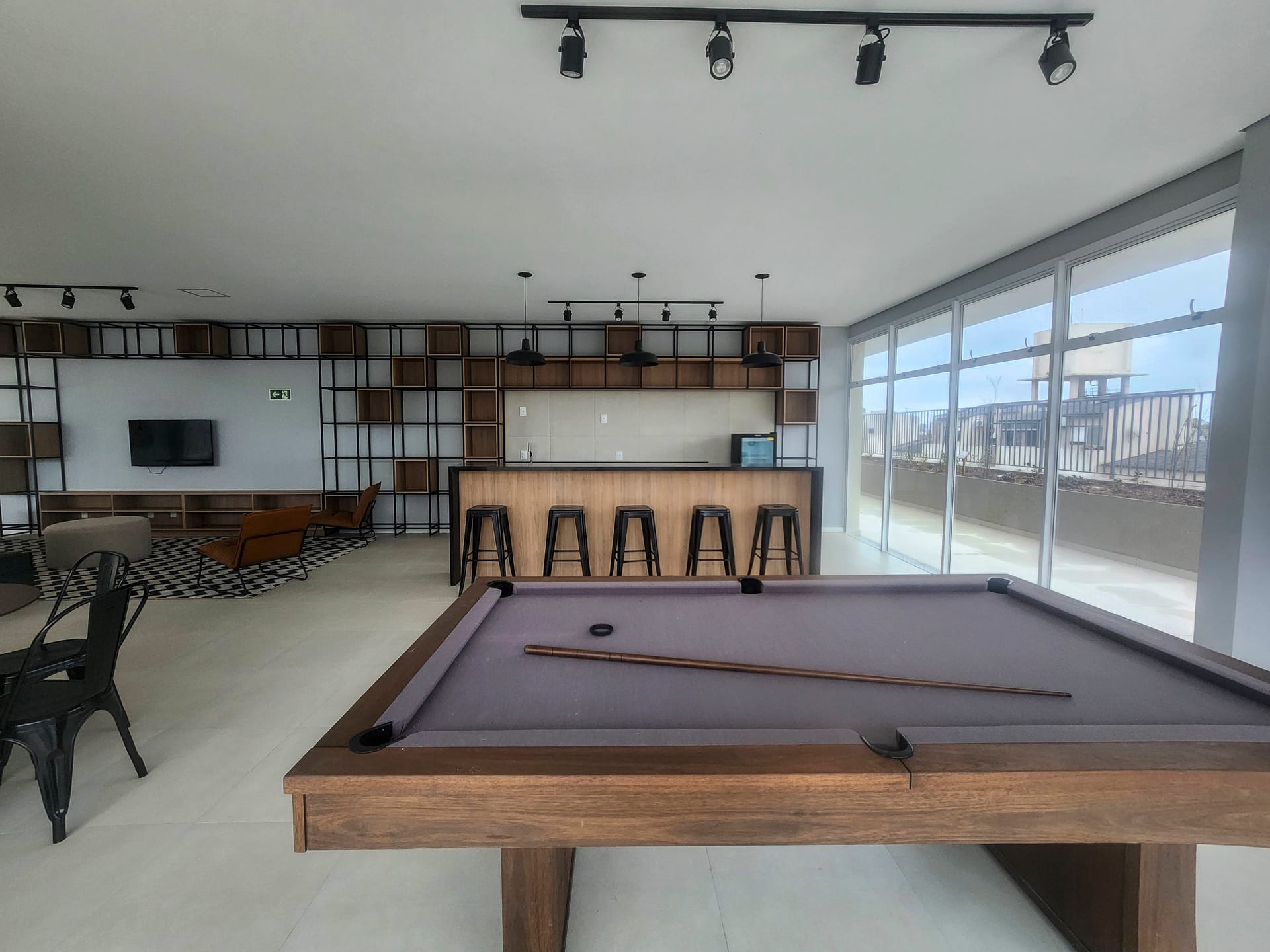 Apartamento à venda no Smart Urban Club, Areal - com 62 m², 2 quartos (sendo 1 suíte), andar alto com sacada e churrasqueira, - 19