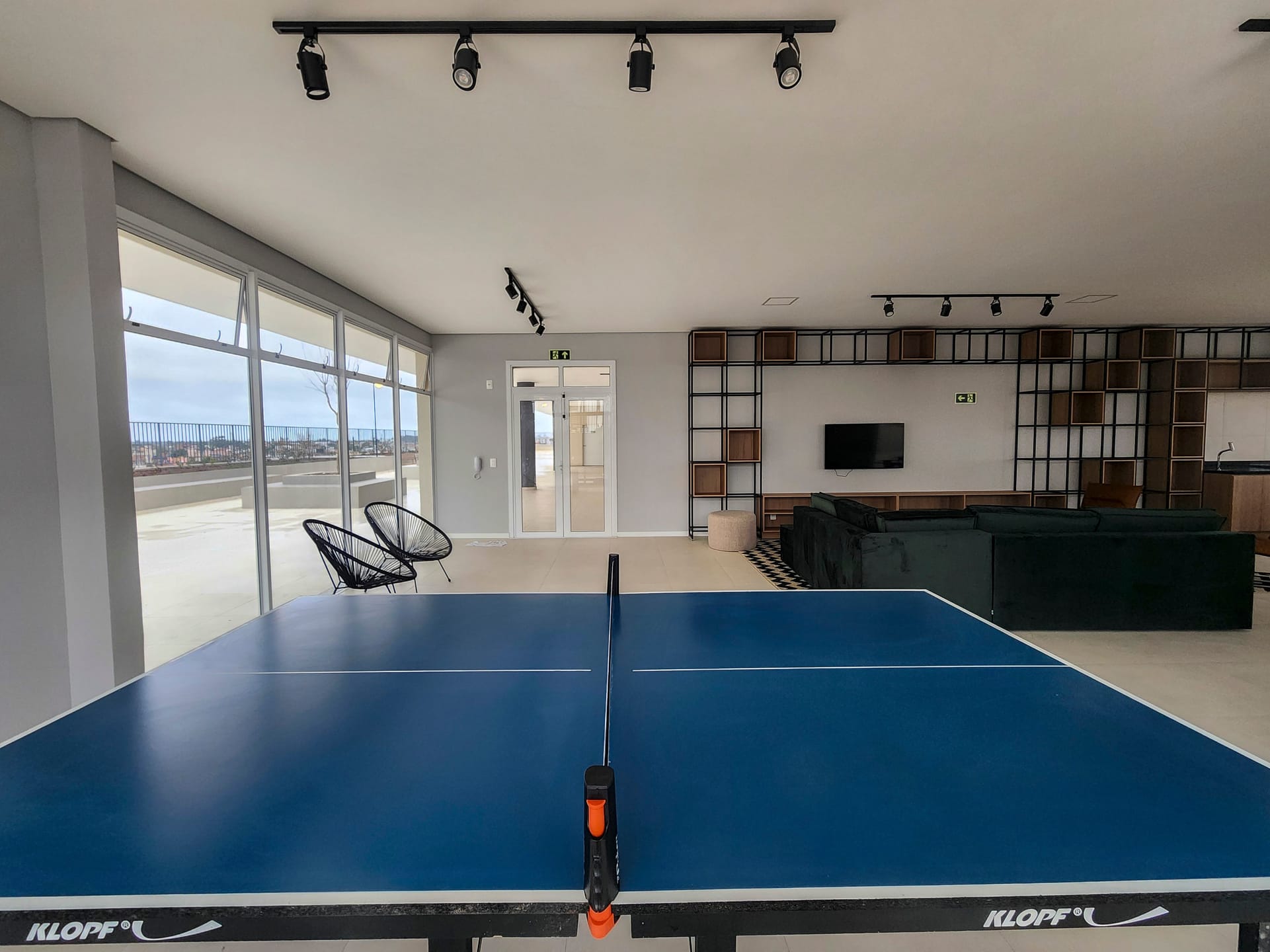 Apartamento à venda no Smart Urban Club, Areal - com 62 m², 2 quartos (sendo 1 suíte), andar alto com sacada e churrasqueira, - 21