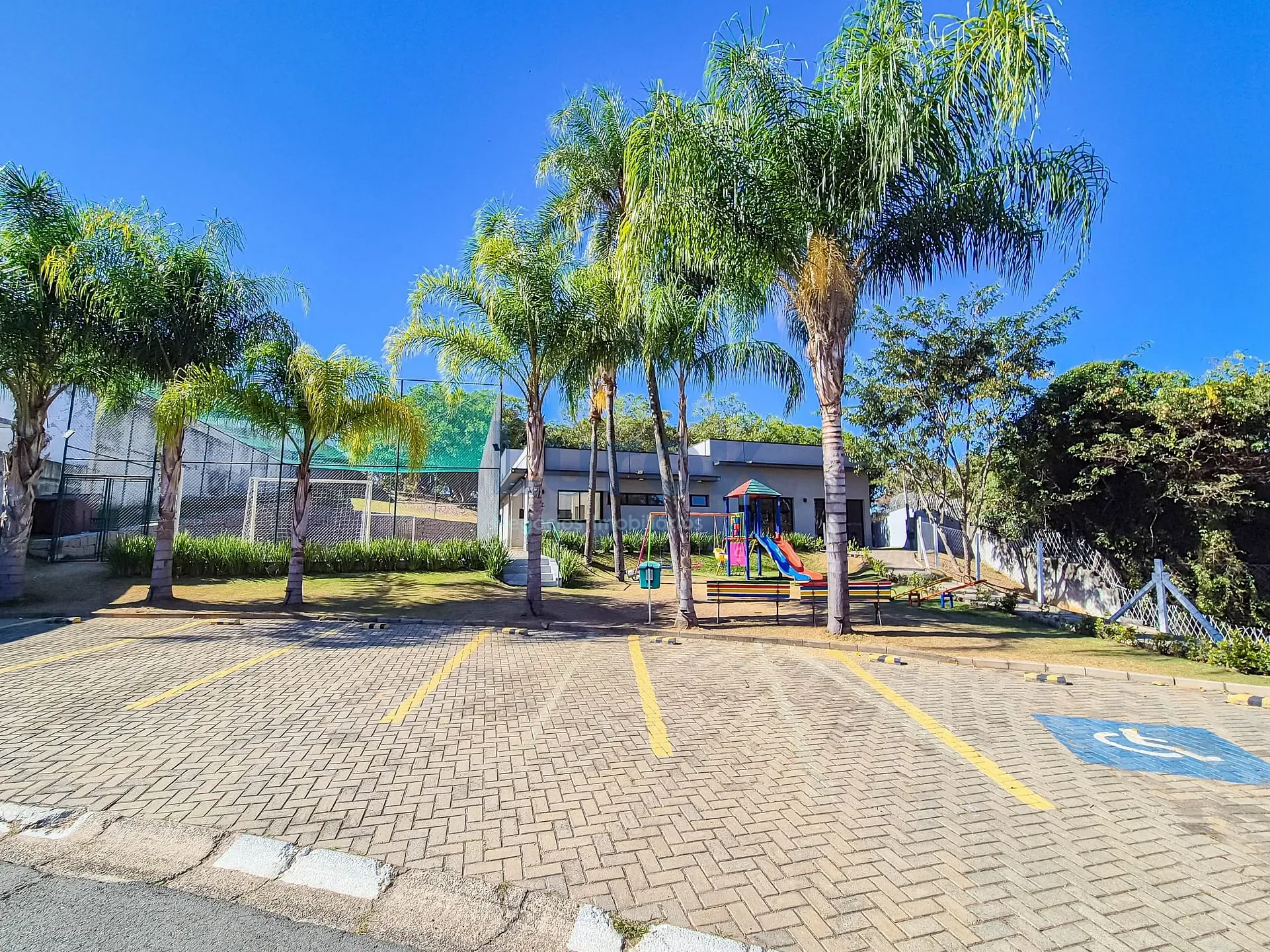 Casa, 3 quartos, 245 m² - Foto 35