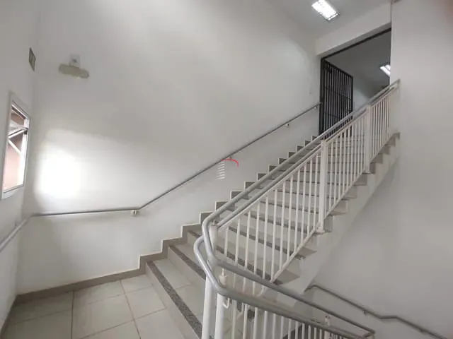 Sala com 68m², para alugar, no bairro Centro em Londrina