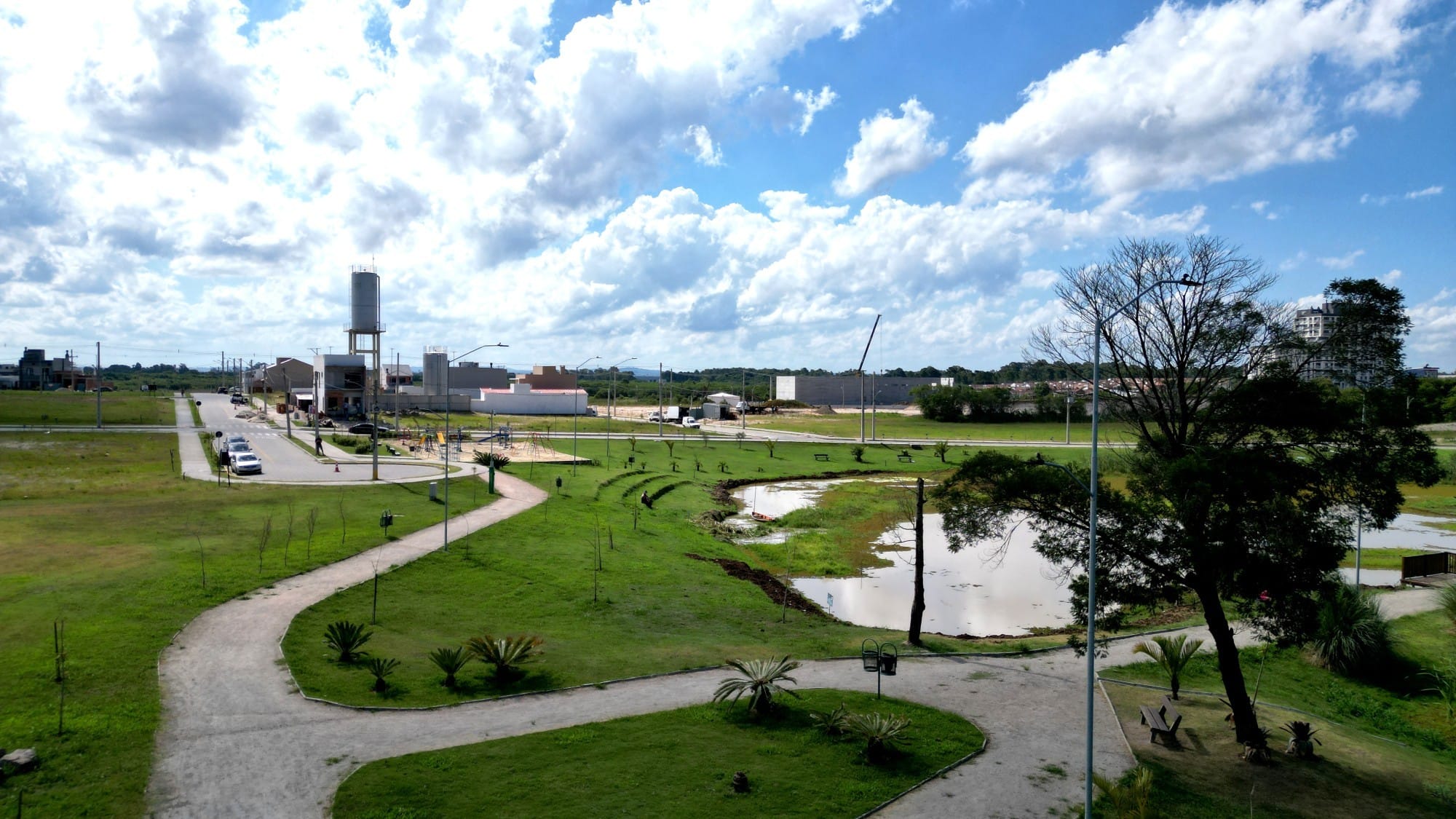 Terreno à venda no Quinta do Lago, Três Vendas - 189 m² de área total, sendo 7 m x 27 m em região de constante crescimento. - 21