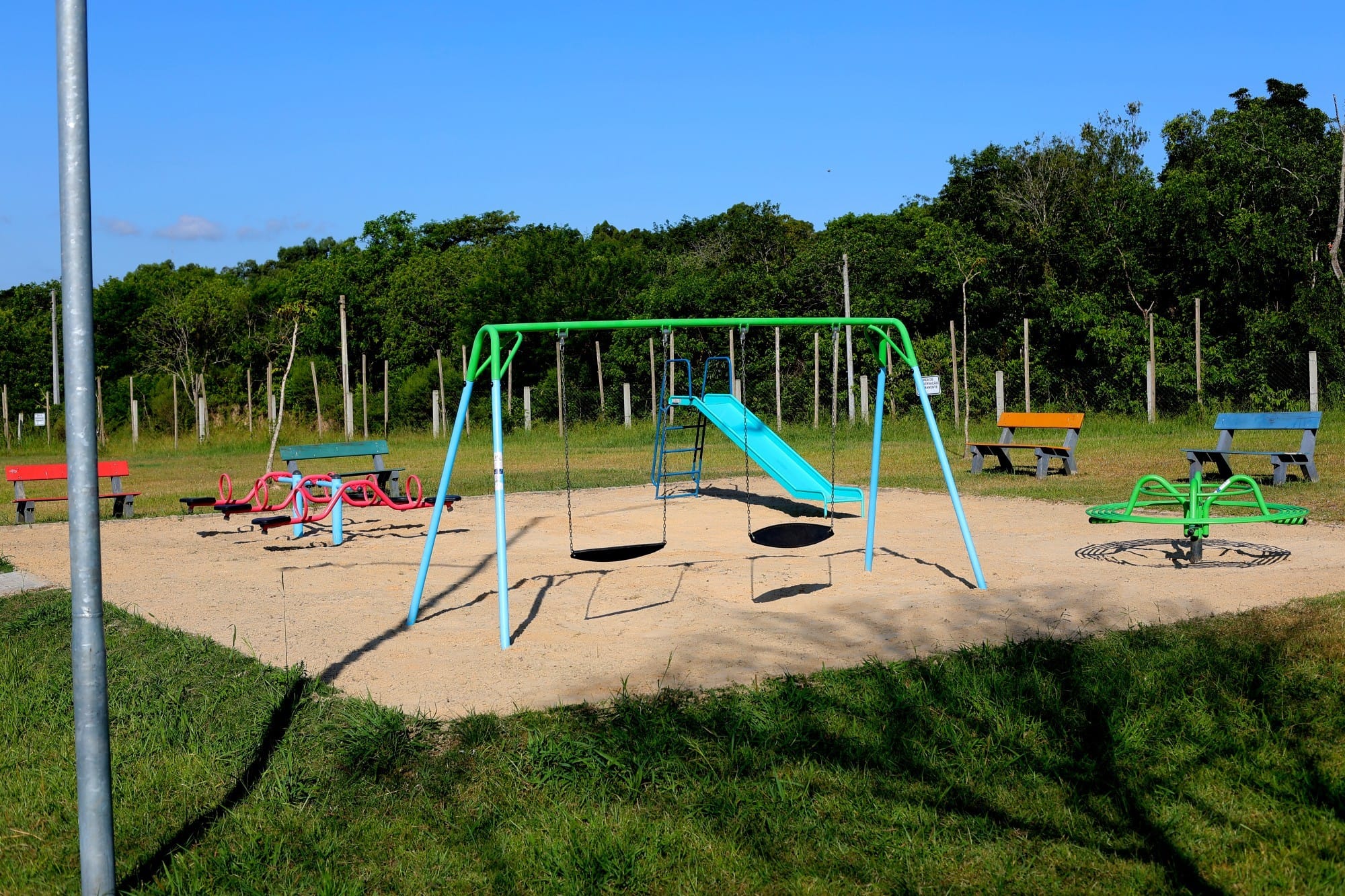 Terreno à venda no Quinta do Lago, Três Vendas - 189 m² de área total, sendo 7 m x 27 m em região de constante crescimento. - 11