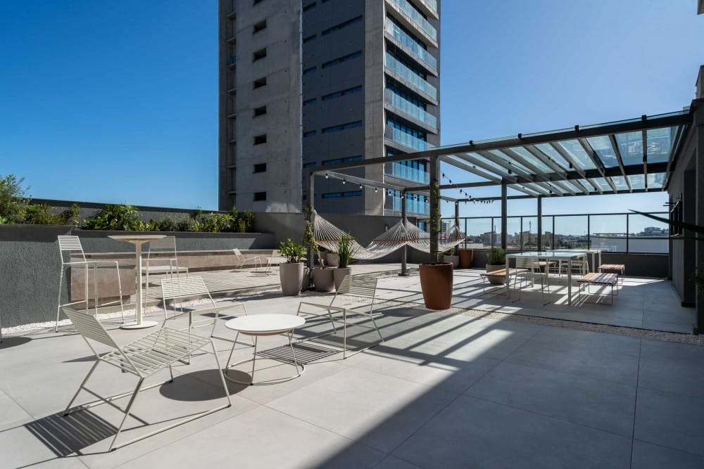 Apartamento mobiliado à venda no Inn, Parque Una - 46 m², 1 quarto, sacada com vista privilegiada para o Parque e vaga coberta. - 22