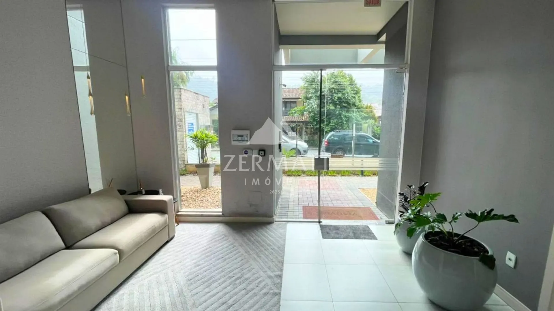 Andar Alto com Sol da Manhã + 2 Vagas Individuais | 3 Quartos c/ Suíte e Churrasqueira — foto 2