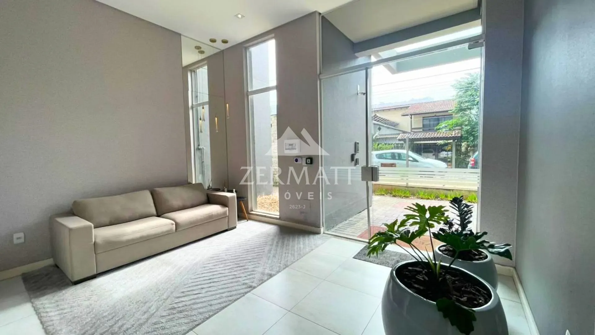 Andar Alto com Sol da Manhã + 2 Vagas Individuais | 3 Quartos c/ Suíte e Churrasqueira - foto 1