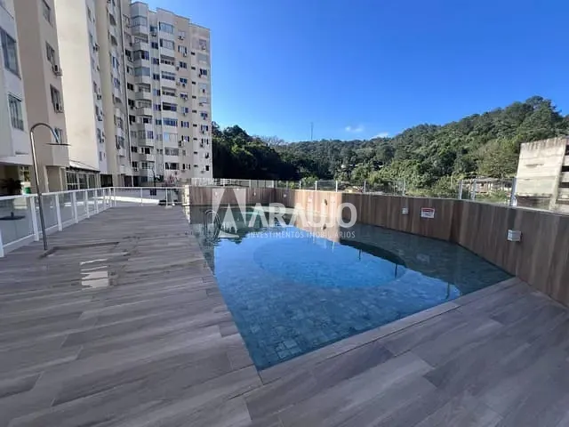 Apartamento 3 quartos e 2 banheiros, à venda, no bairro Pioneiros em Balneário Camboriú
