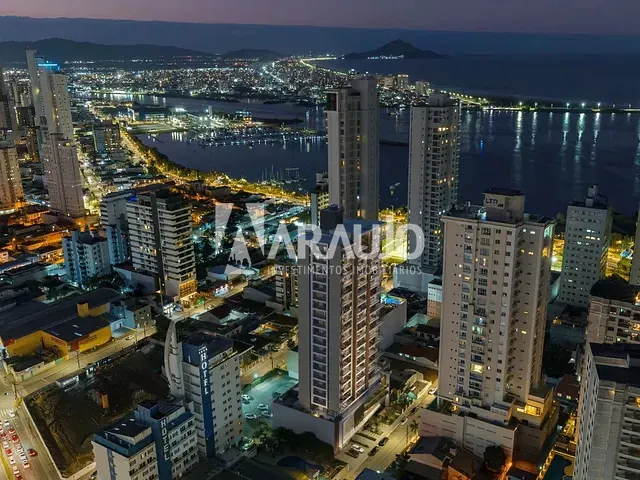 Cobertura / Penthouse 3 quartos e 4 banheiros, à venda, no bairro Fazenda em Itajaí