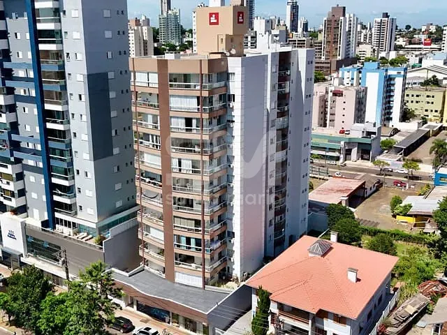 Apartamento 2 quartos e 2 banheiros, para alugar, no bairro Centro em Chapecó