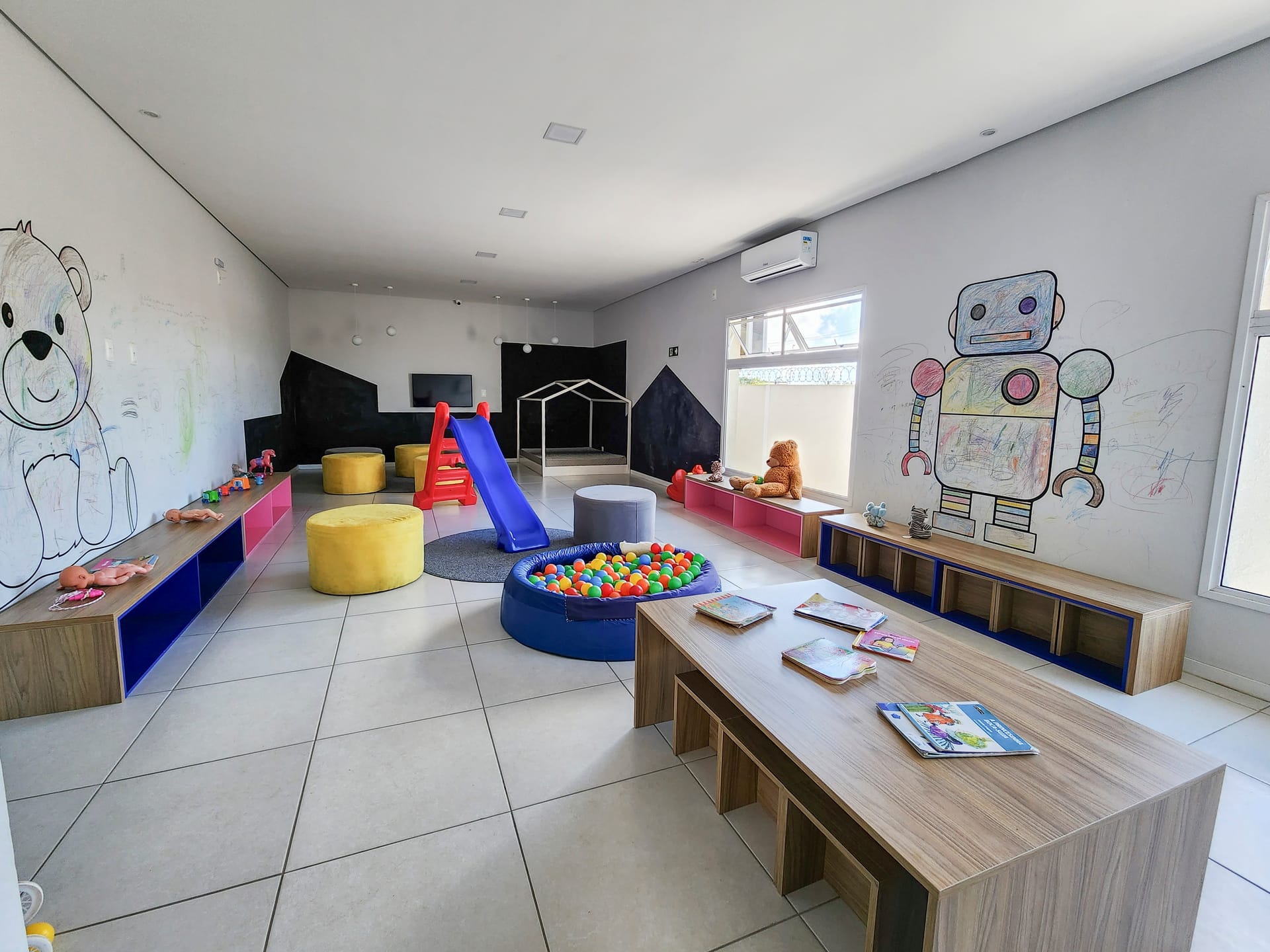 Apartamento à venda no Acqua Dunas, Areal - 50 m², 2 quartos, piso porcelanato e sacada com churrasqueira. - 17