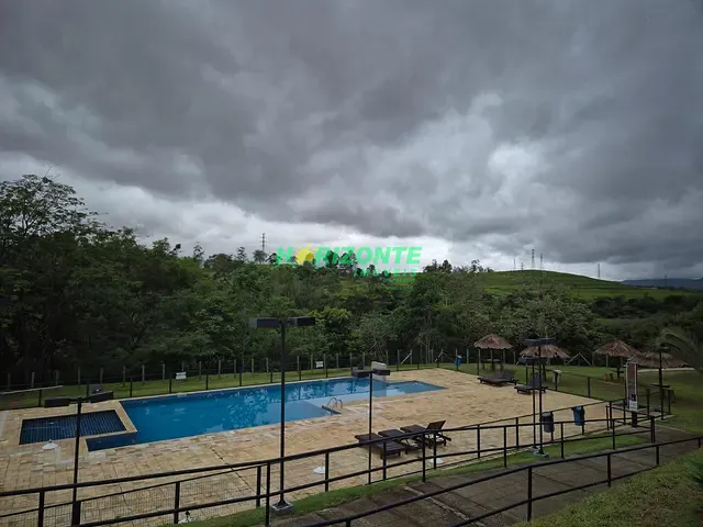 Terreno com 384m², à venda, no bairro Condomínio Bellavittá em Caçapava