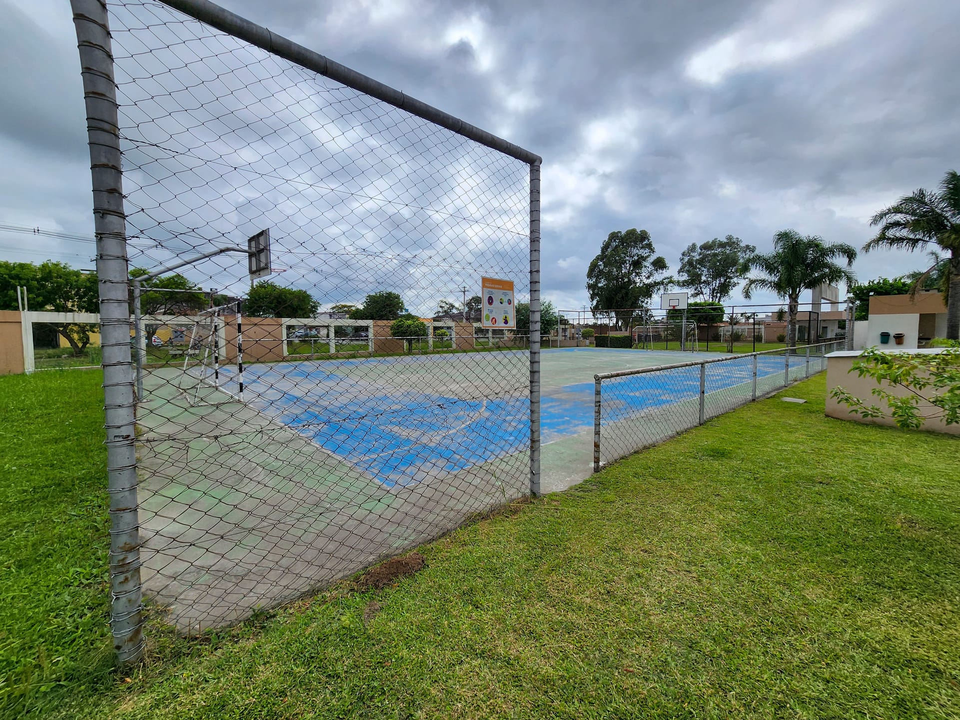 Casa à venda no Residencial Terra Nova, Três Vendas - 80 m², 2 quartos (sendo 1 suíte), móveis planejados, espaço gourmet com piscina e churrasqueira. - 21