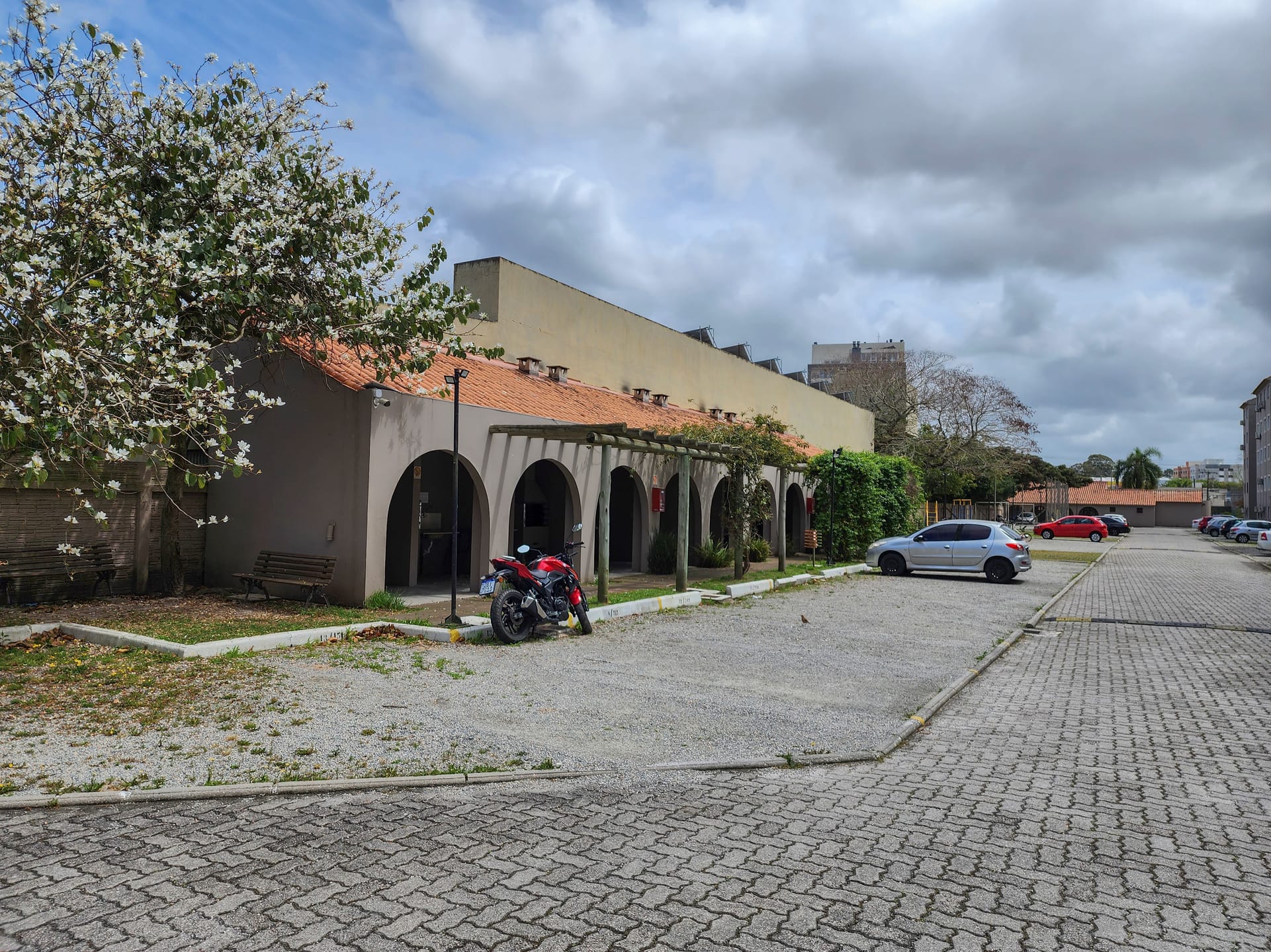 Apartamento de 2 Dormitórios para Aluguel no Bairro Areal em Pelotas RS com Excelente Localização, Conforto, Vaga de Garagem e Praticidade - 11