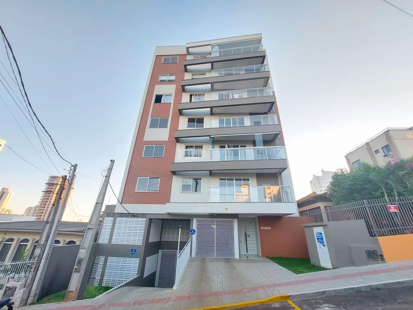 Apartamento à venda com 2 dormitórios, 2 banheiros, 1 vaga de garagem e 82m² de área privativa no bairro Presidente Médici