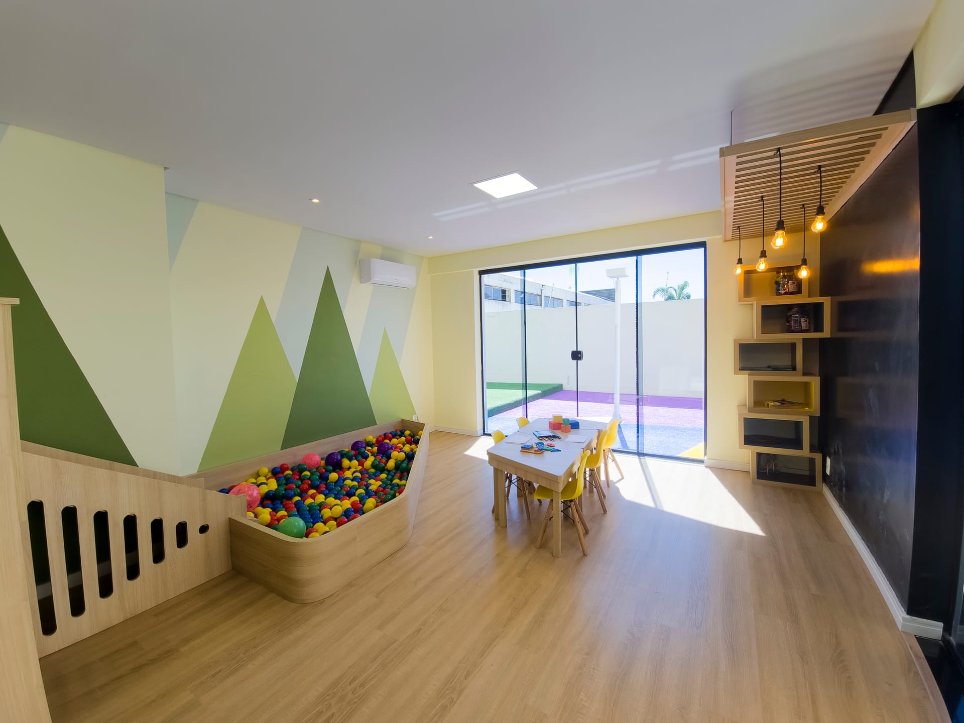 Apartamento de 3 Dormitórios para Aluguel no Centro de Pelotas RS com Boa Localização, Ambientes Amplos e Fácil Acesso a Comércio e Serviços - 19