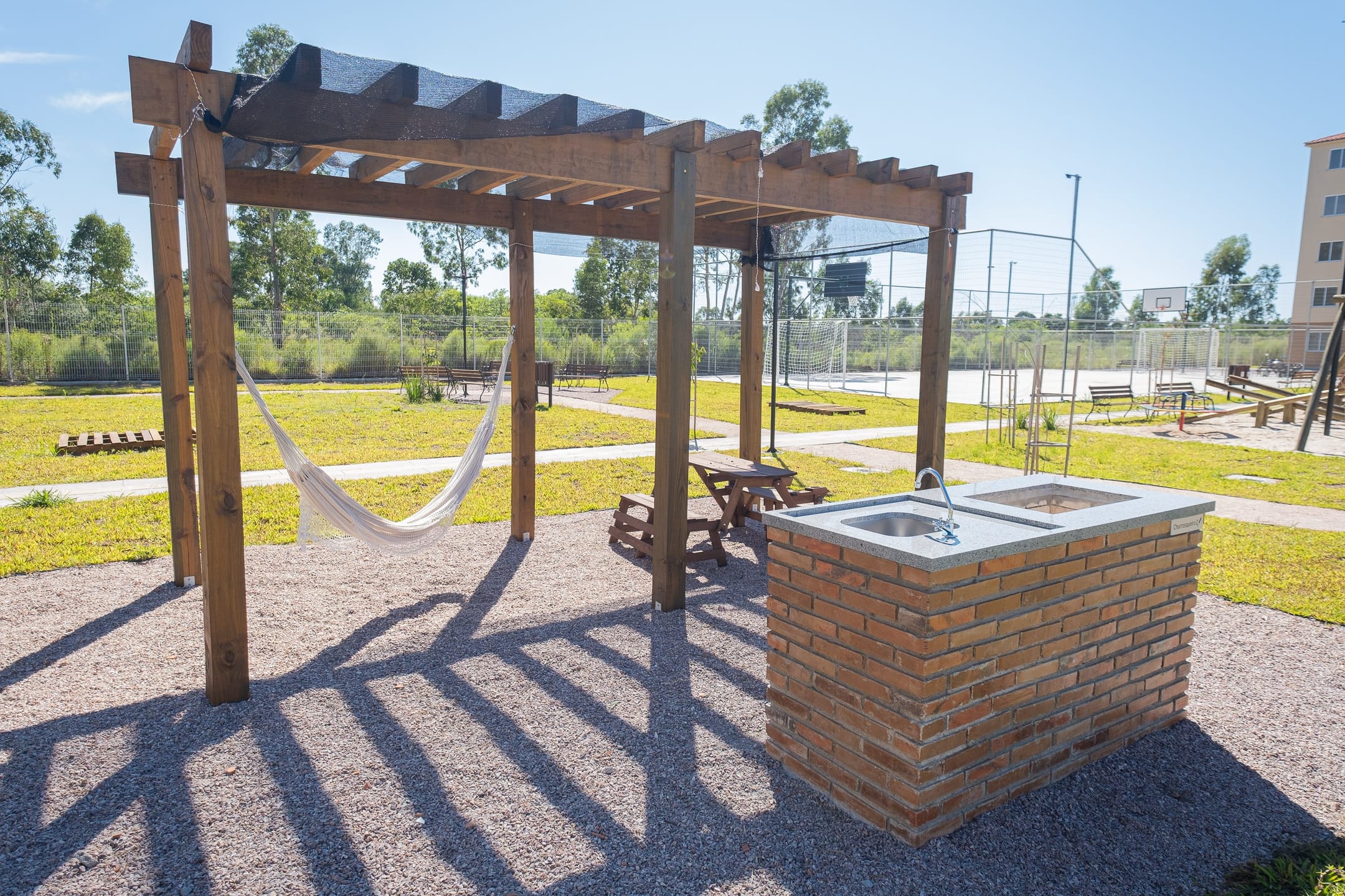 Apartamento de 2 dormitórios para aluguel no bairro Três Vendas em Pelotas RS com ambientes funcionais, boa localização e fácil acesso a serviços - 13