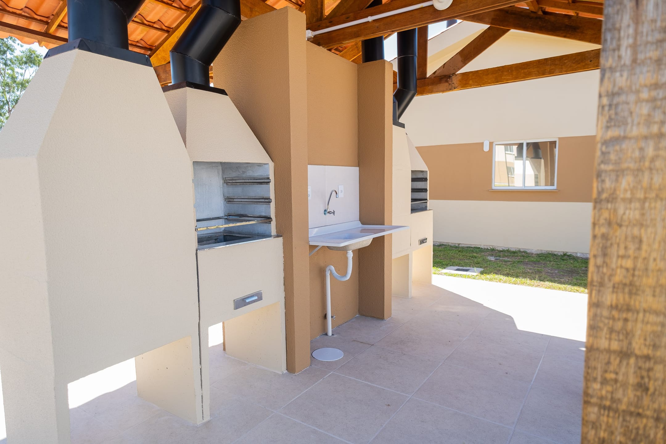 Apartamento de 2 dormitórios para aluguel no bairro Três Vendas em Pelotas RS com ambientes funcionais, boa localização e fácil acesso a serviços - 14