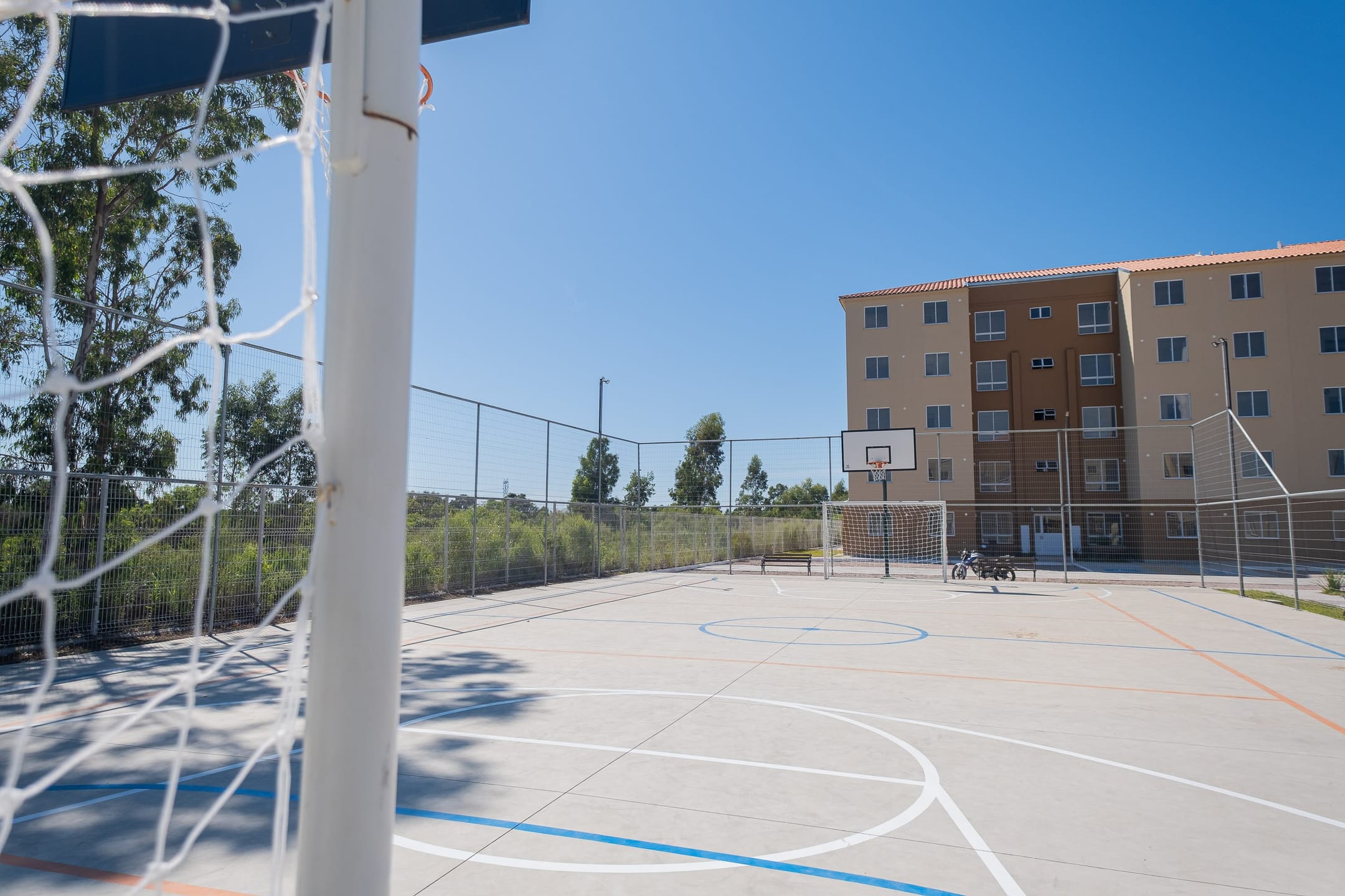 Apartamento de 2 dormitórios para aluguel no bairro Três Vendas em Pelotas RS com ambientes funcionais, boa localização e fácil acesso a serviços - 16