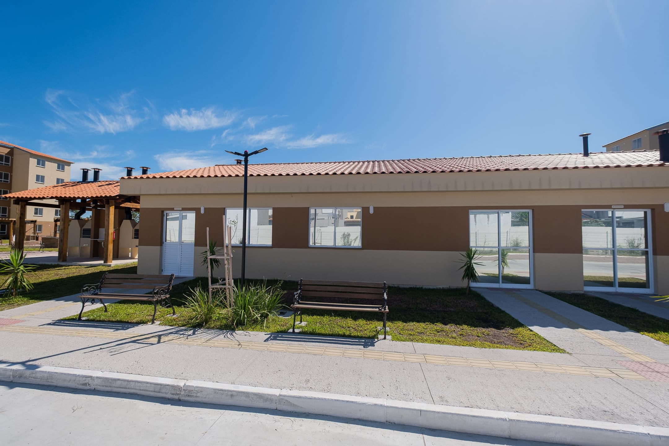 Apartamento de 2 dormitórios para aluguel no bairro Três Vendas em Pelotas RS com ambientes funcionais, boa localização e fácil acesso a serviços - 17