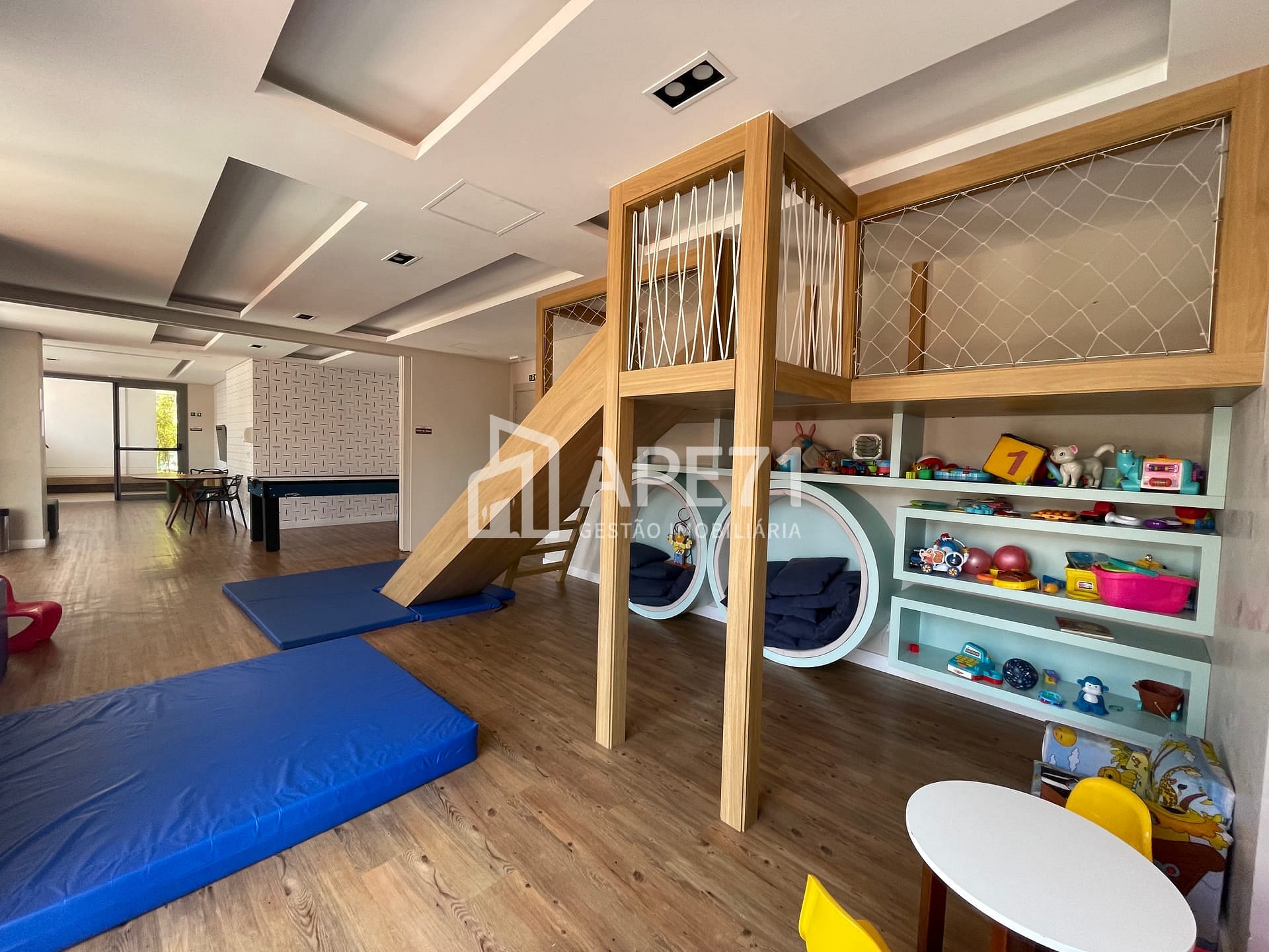 Apartamento à venda com 2 quartos, 162m² - Foto 23