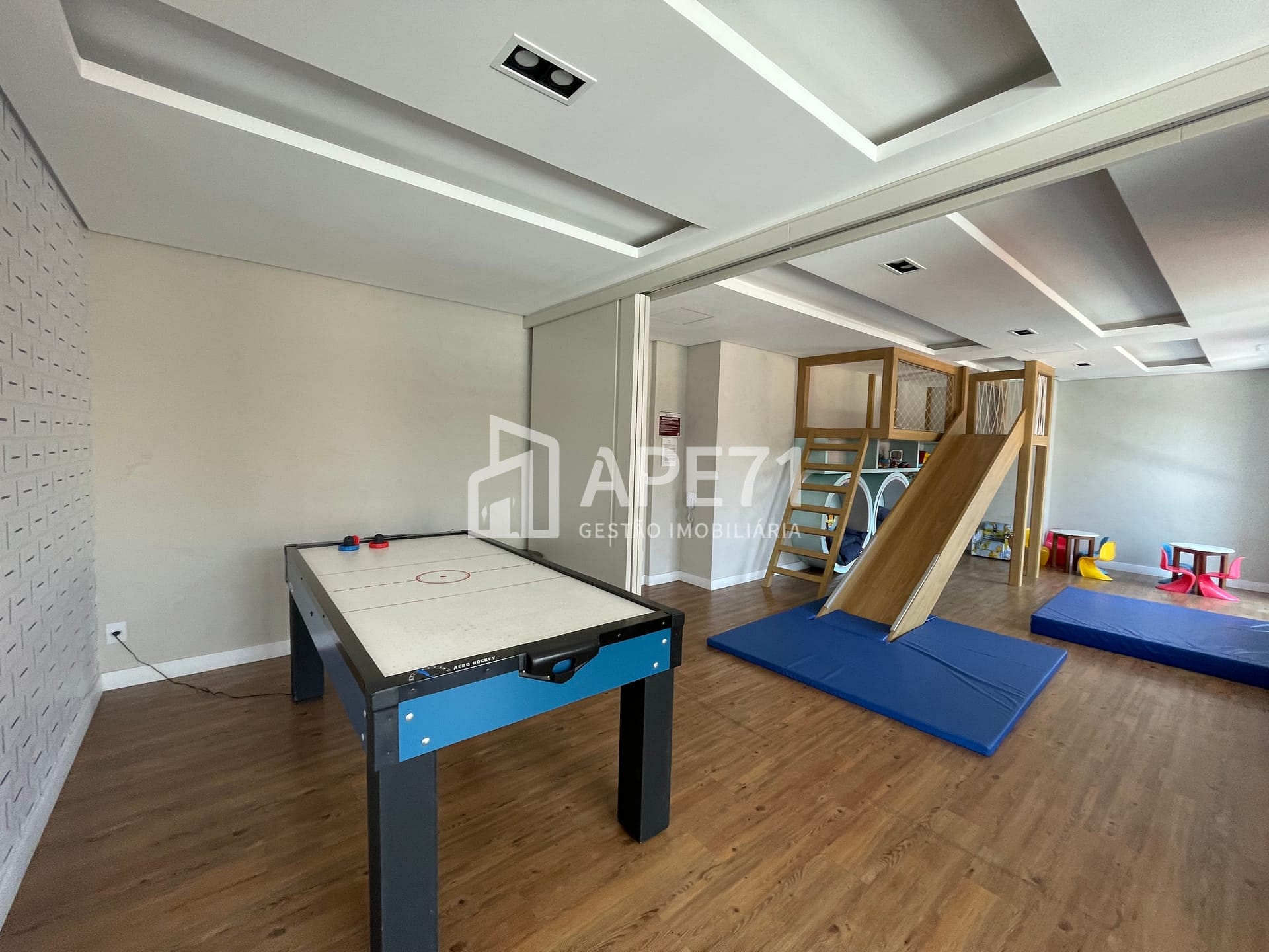 Apartamento à venda com 2 quartos, 162m² - Foto 25