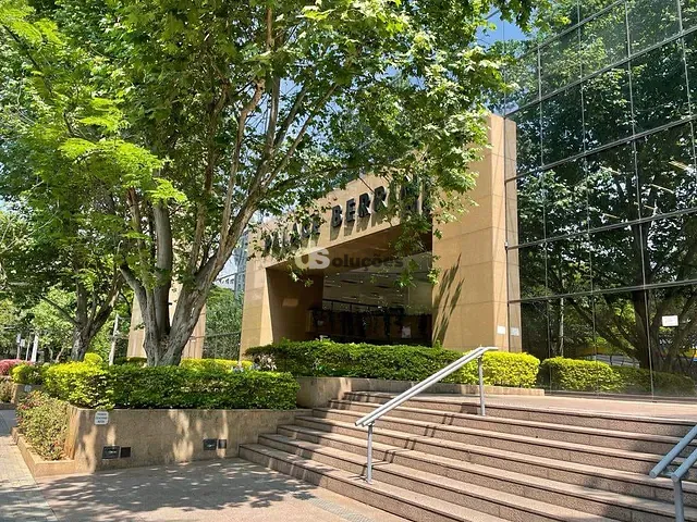 Conjunto comercial com 818m², para alugar, no bairro Cidade Monções em São Paulo