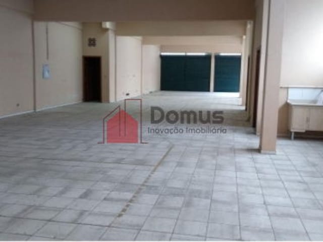 Loja com 750m², para alugar, no bairro Alto do Cardoso em Pindamonhangaba