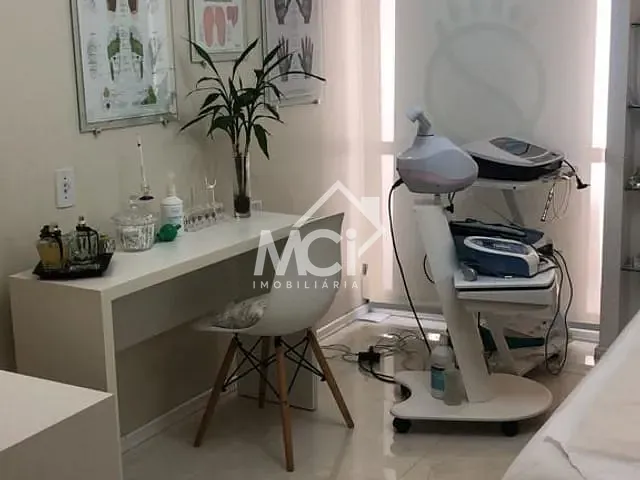 Sala à venda, no bairro Centro em Pelotas