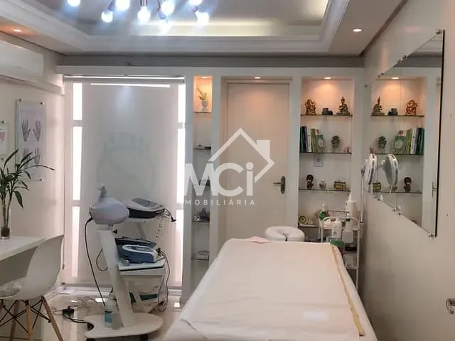 Sala à venda, no bairro Centro em Pelotas
