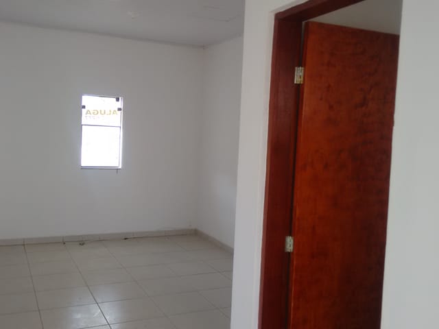 Sala com 19m², para alugar, no bairro Centro em Pindamonhangaba