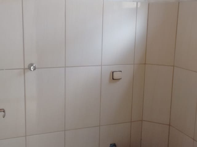 Sala com 19m², para alugar, no bairro Centro em Pindamonhangaba